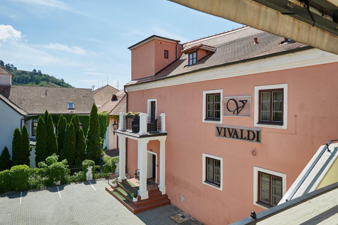Vivaldi Apartments Mikulov Luaran gambar