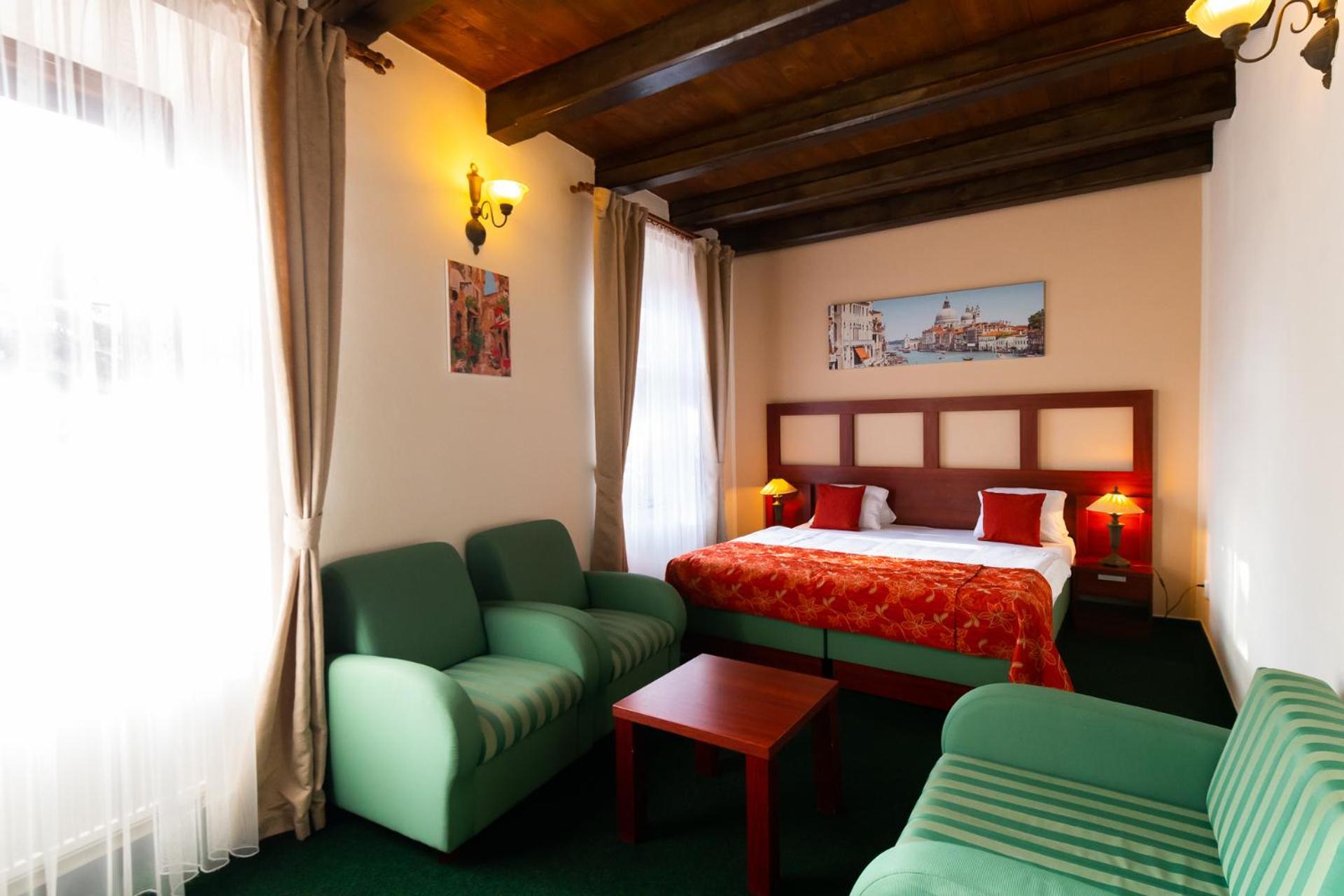 Vivaldi Apartments Mikulov Luaran gambar